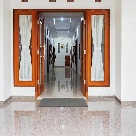 فندق Reddoorz @ Jalan Danau Limboto مالانغ المظهر الخارجي الصورة