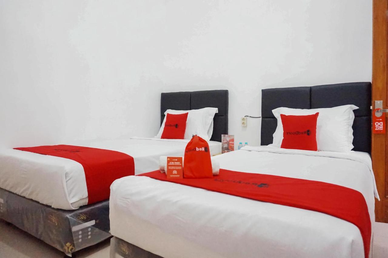 فندق Reddoorz @ Jalan Danau Limboto مالانغ المظهر الخارجي الصورة