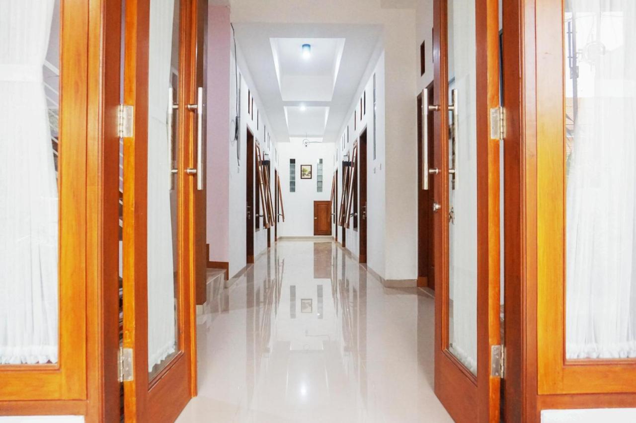 فندق Reddoorz @ Jalan Danau Limboto مالانغ المظهر الخارجي الصورة