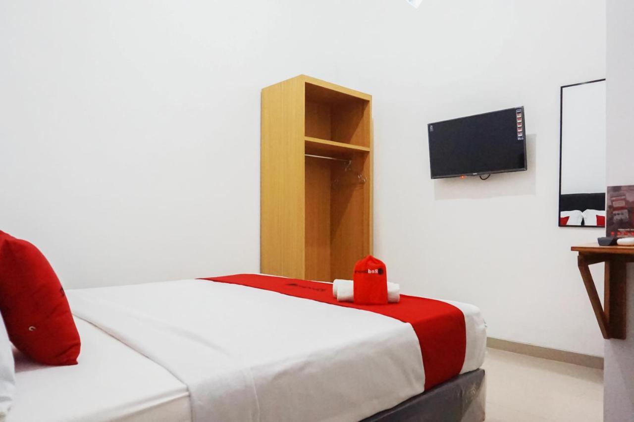 فندق Reddoorz @ Jalan Danau Limboto مالانغ المظهر الخارجي الصورة